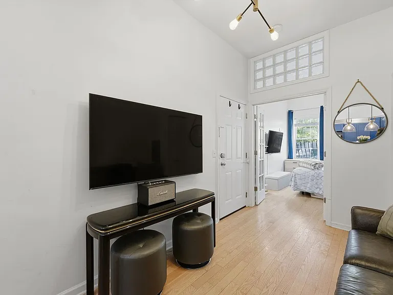 258 Pine St #1L — Photo 9