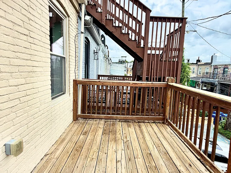 32 N Potomac St — Photo 12