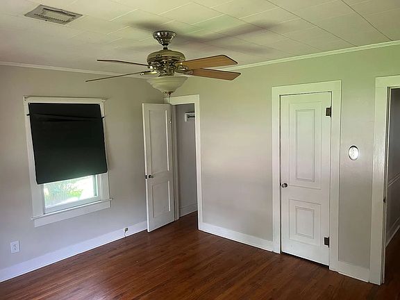 3rd image of 310 Saint Thomas St