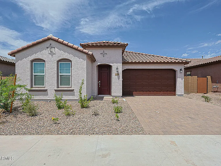 7832 W Hide Trl — Photo 1