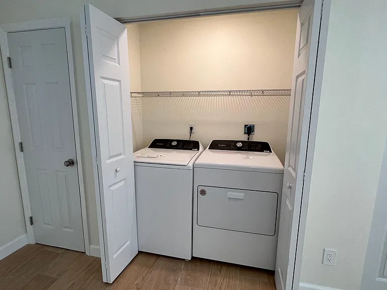 7781 Sheridan St — Photo 22