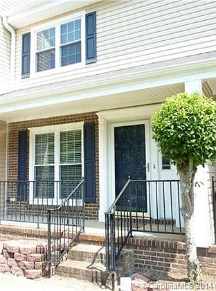 1st image of 1032 Surry Ln