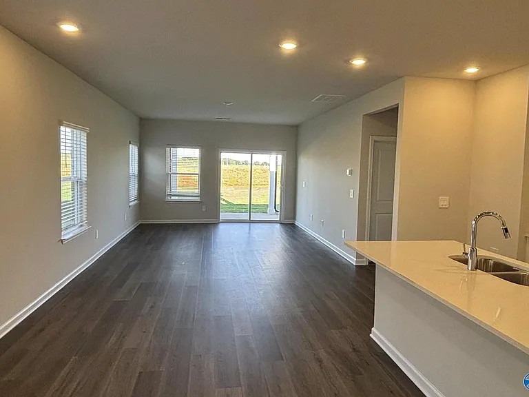 8204 Huspa Ave — Photo 2