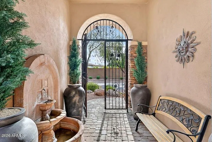 3 bed, 3.5 bath, 2639 sqft, $5,500 — Photo 3