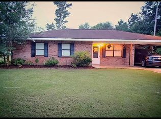 39 Leo Eaves Rd, Picayune, MS 39466