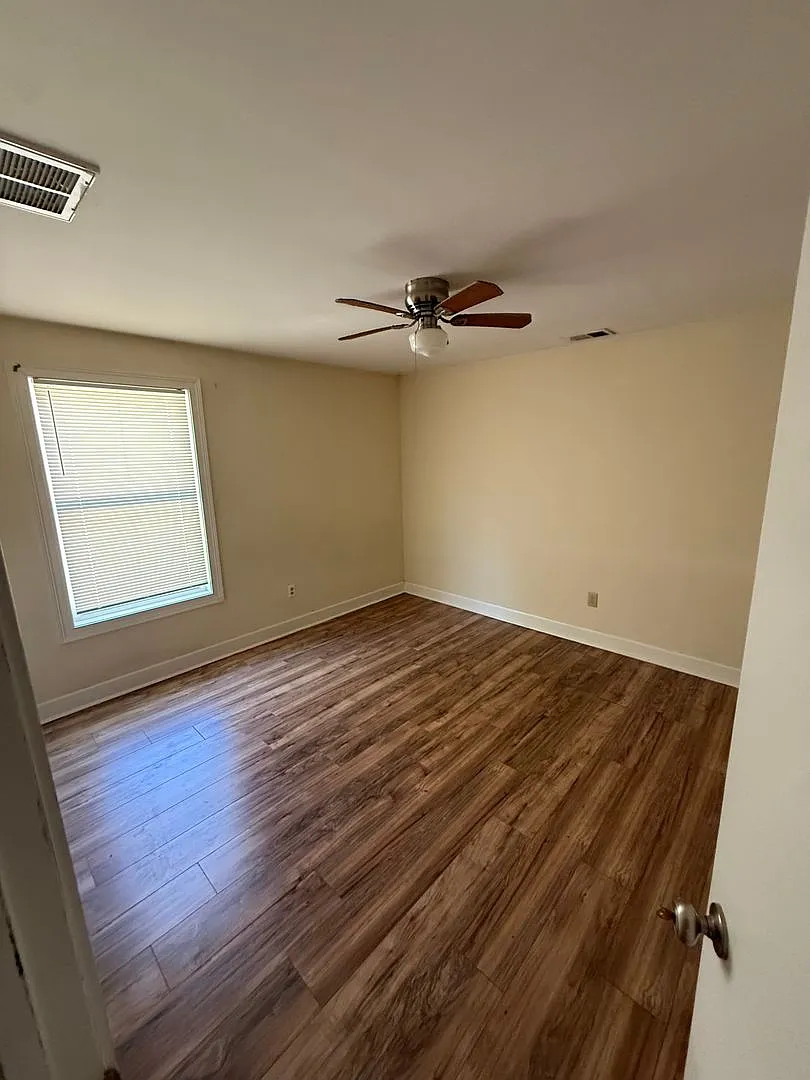 Walk to UK - Pre Leasing Now for the Fall Semester 2026 — Photo 4