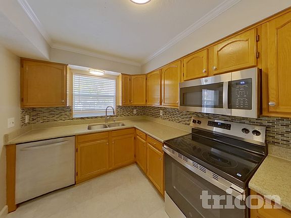 4th image of 7021 76th St N