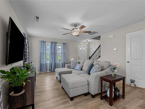 4th image of 7636 Oliver Park Dr