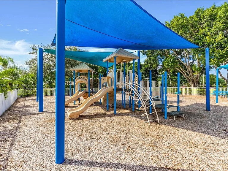 1102 Camellia Cir — Photo 28