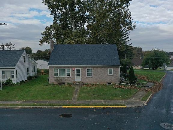 2nd image of 1 Parkview Dr