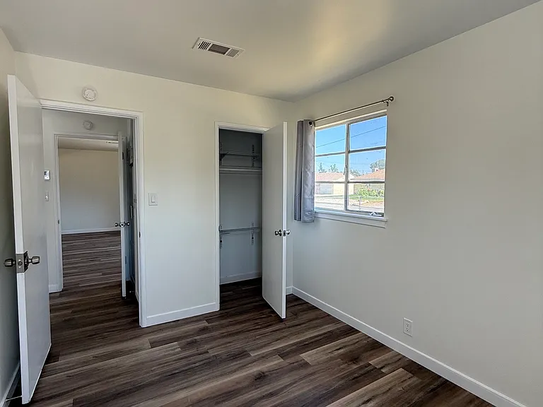 1147 W Oldfield St — Photo 13