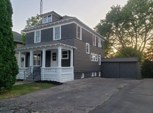 231 N Main St, Juneau, WI 53039