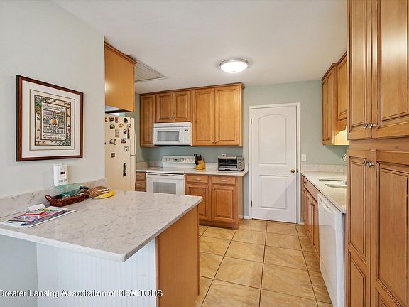 4th image of 2807 Montego Dr