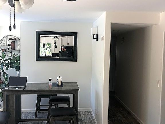 3rd image of 544 Sussex Ct