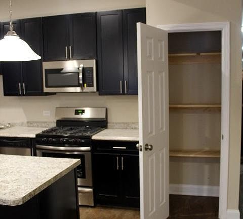 2nd image of 4528 S Michigan Ave #2