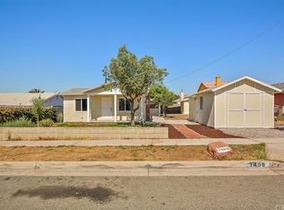 7498 Oleander Ave, Fontana, CA 92336