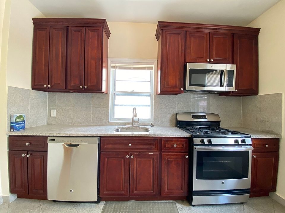 1st image of 41-11 25th Ave #2R
