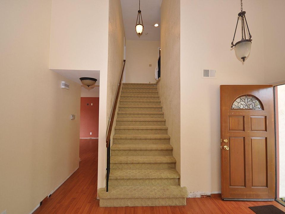 1st image of 32772 Hilmar St