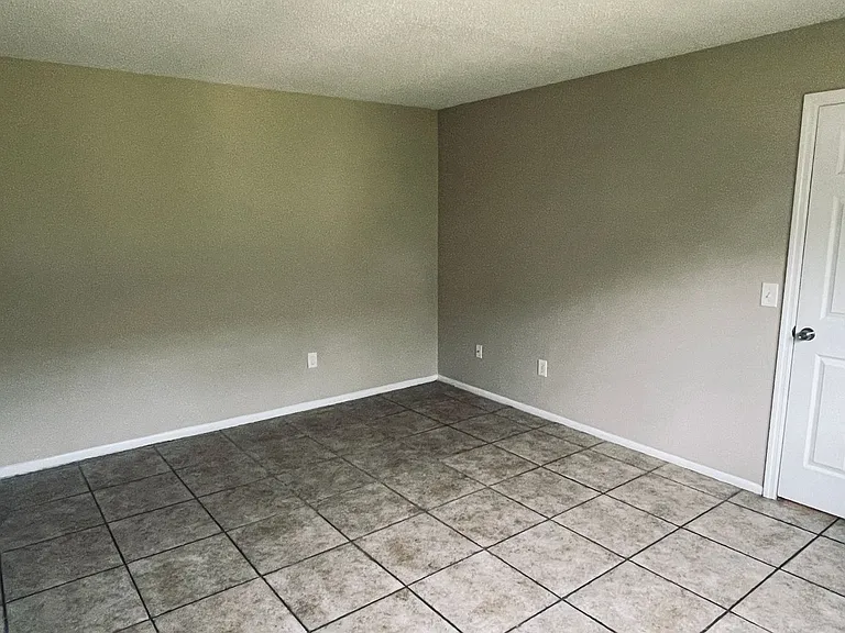 53 Windtree Ln #G102 — Photo 6