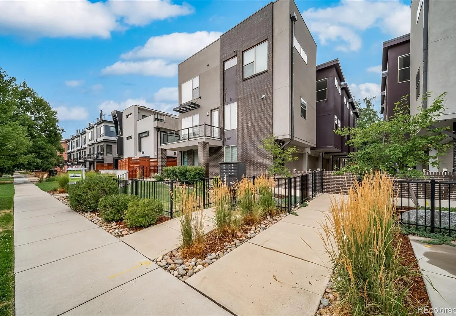 2 bed, 2.5 bath, 1373 sqft, $3,595 — Photo 2