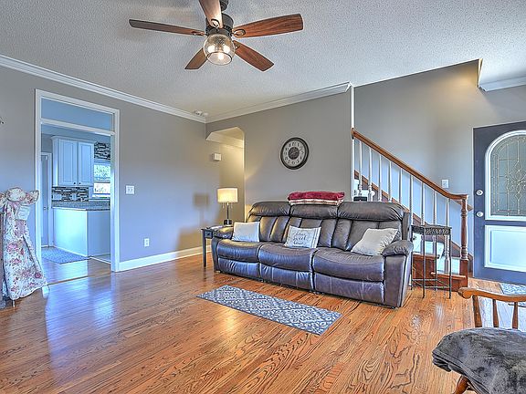 5th image of 137 Dove Dr