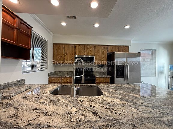 5th image of 502 W Yukon Dr Unit 8