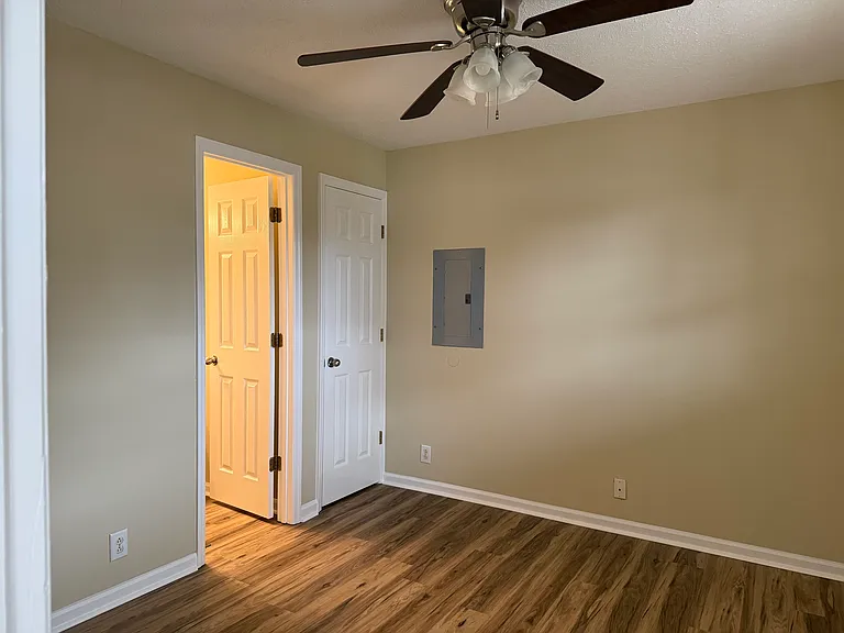 305B Lawrence Ave — Photo 9