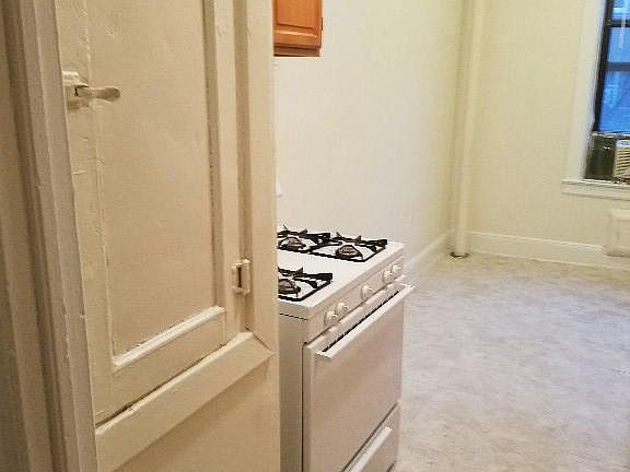 3rd image of 4415 43rd Ave APT N2