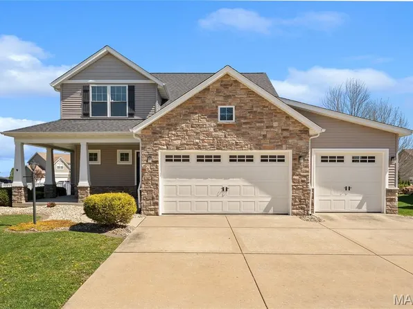 3151 Birmingham Dr, Glen Carbon, IL 62034