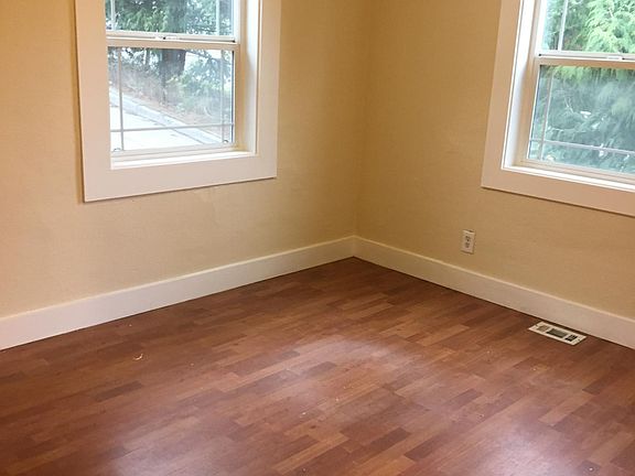 4th image of 320 S Lafayette Ave #4