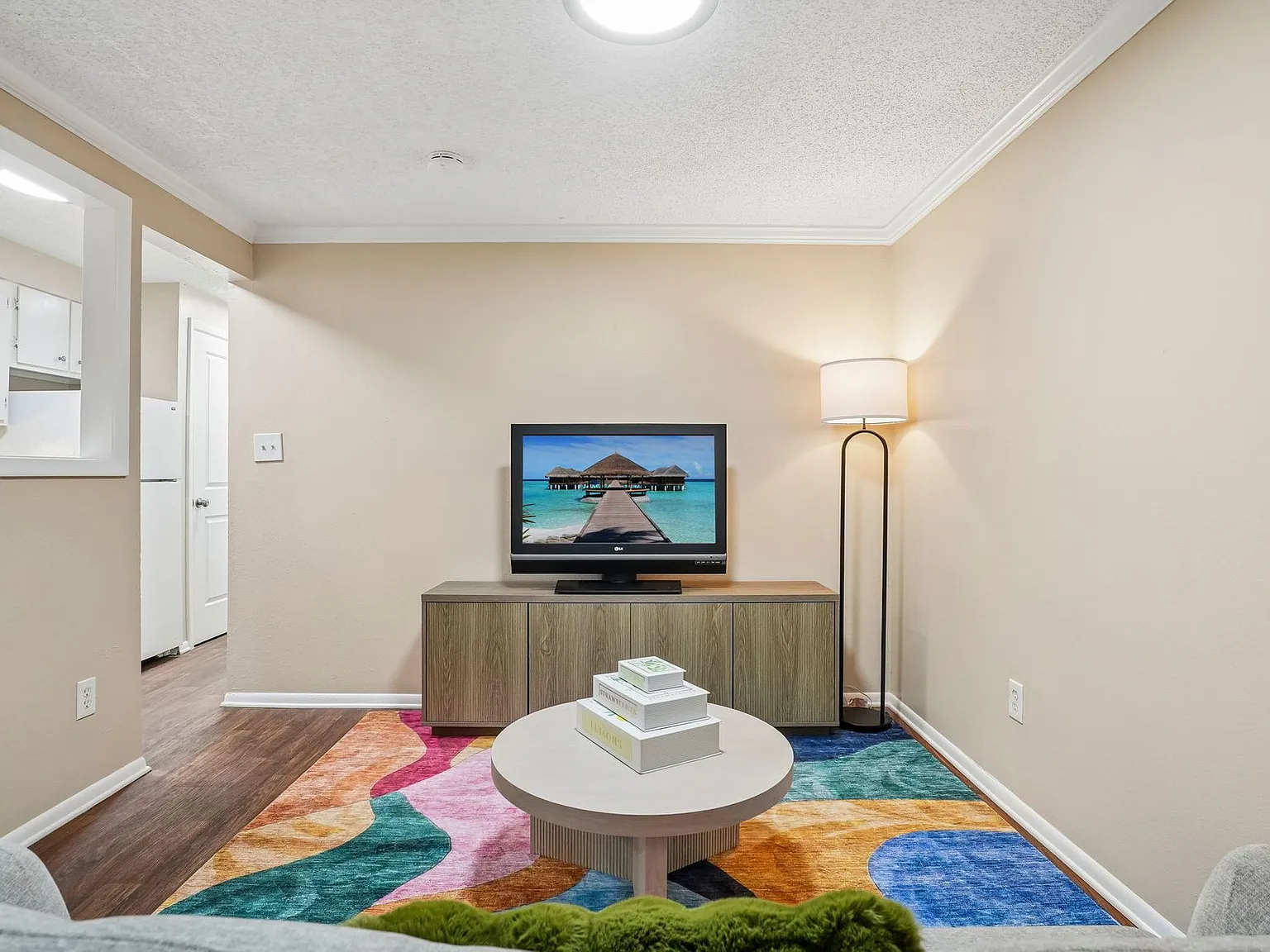 Lorinda Apartments — Photo 4