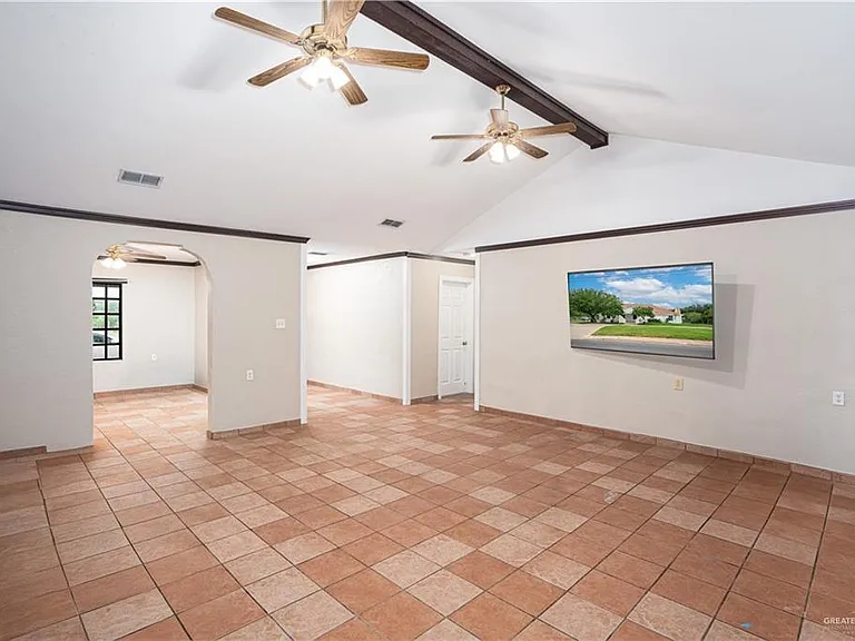 200 S Bentsen Rd — Photo 11