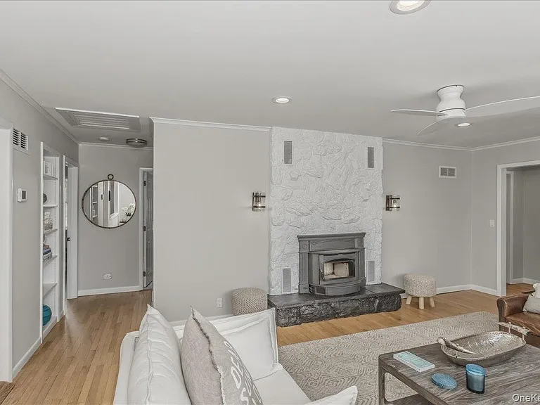15 Gardners Ln — Photo 7