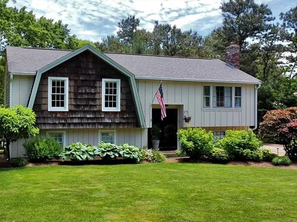 3 Fulton St, Plymouth, MA 02360