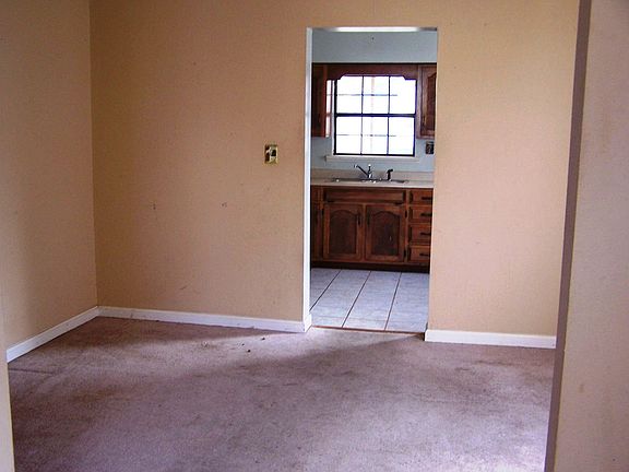 4th image of 1015 William St