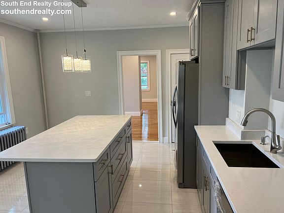 4th image of 187 Liberty St #1