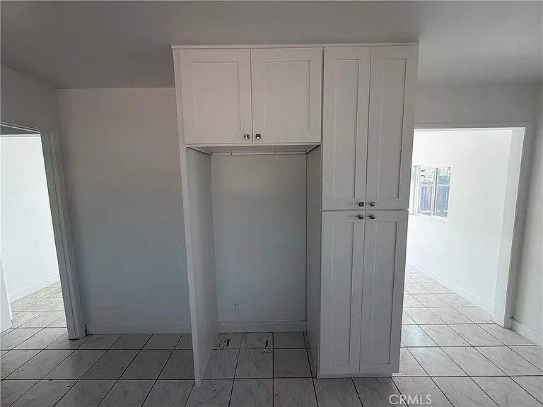 11937 Elliott Ave — Photo 9