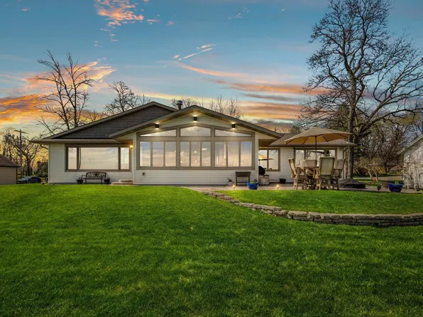 3500 Leonard Point Ln, Oshkosh, WI 54904