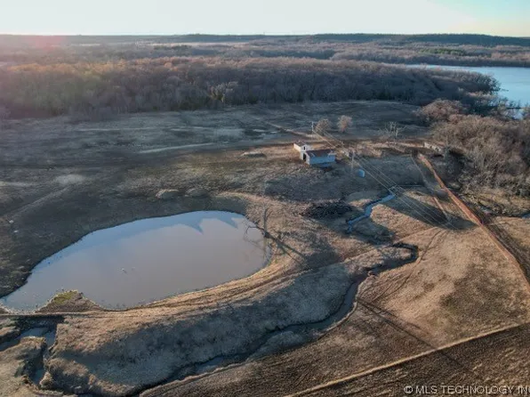 310 S Dripping Springs Lake Rd, Okmulgee, OK 74447