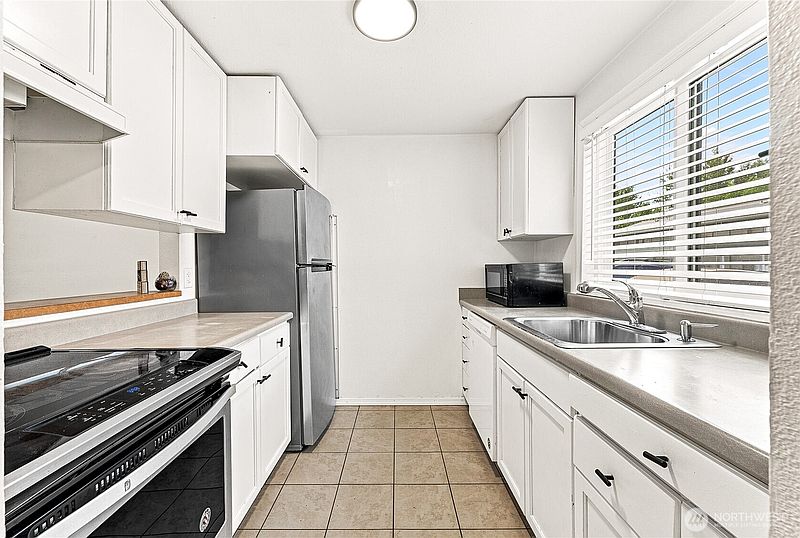 3rd image of 1040 S 320th Street #36