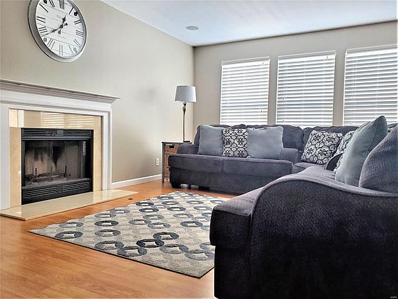 5th image of 927 Caledonia Ct