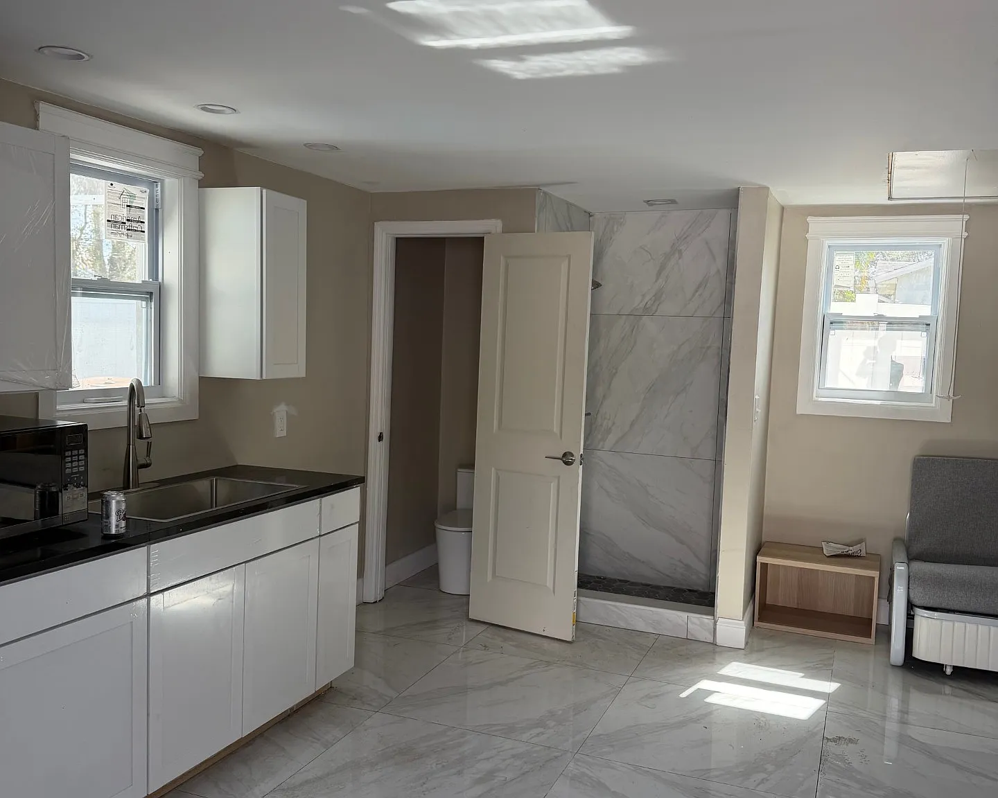 Ocen and Park Brand New Studio in a beautiful and safe location — Photo 4