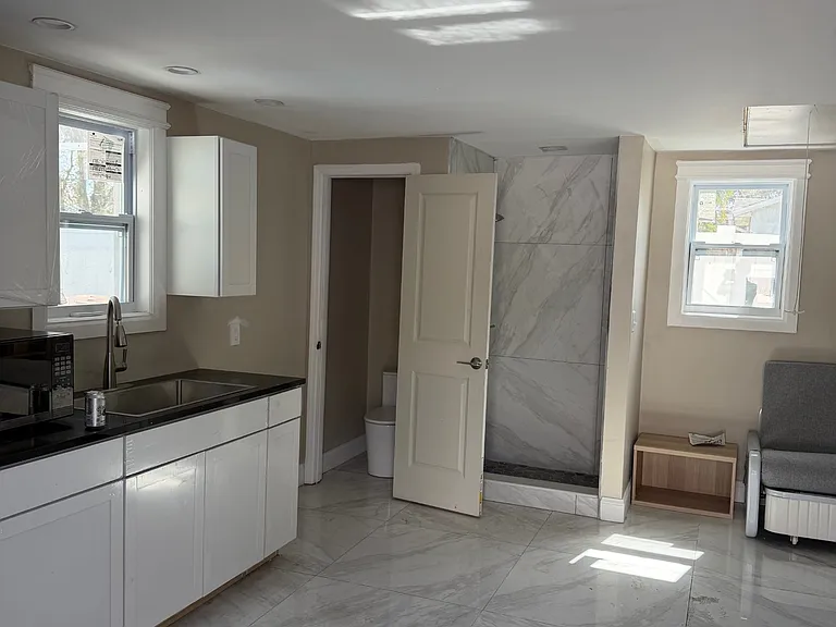 2425 Stuart St — Photo 4