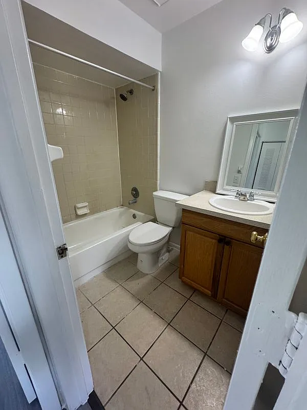 3 bed, 2.0 bath, 1242 sqft, $1,550 — Photo 2