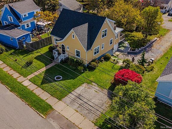3rd image of 470 Young St