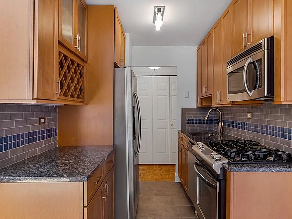 5th image of 1641 3rd Ave APT 23D