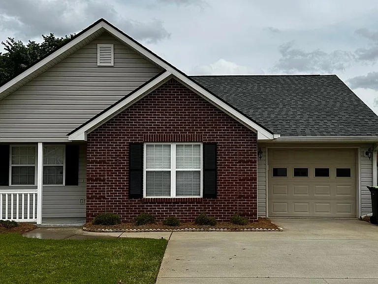 200 Deerfield Cir — Photo 1