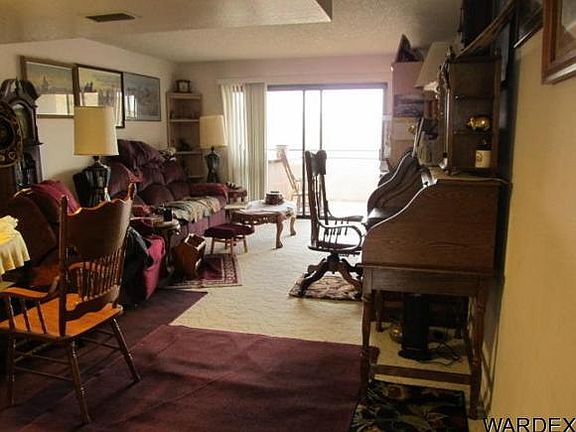 4th image of 2022 Merrill Ln Unit 10F