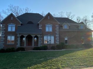 1120 Hunters Pointe Ln, Bowling Green, KY 42104