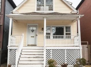 1920 W Nelson St, Chicago, IL 60657
